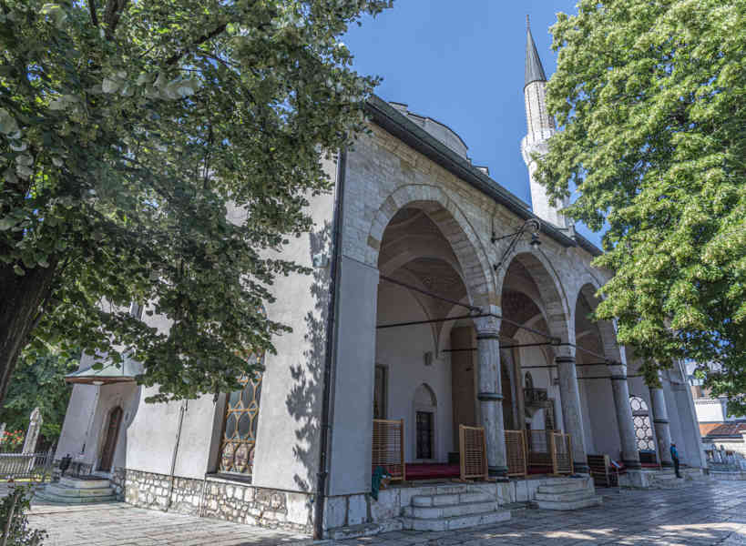 Bosnia y Herzegovina - Sarajevo 23 - mezquita de Gazi Husrev-beg.jpg